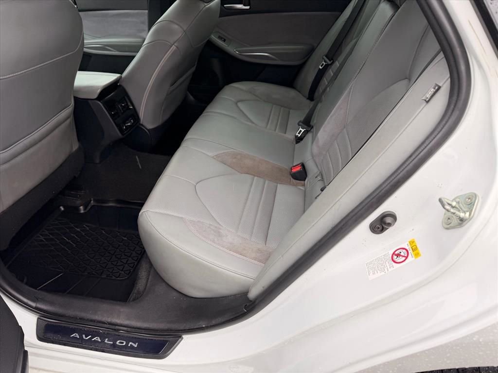 Used 2019 Toyota Avalon Touring w/ Advanced Safety Package FWD image 7
