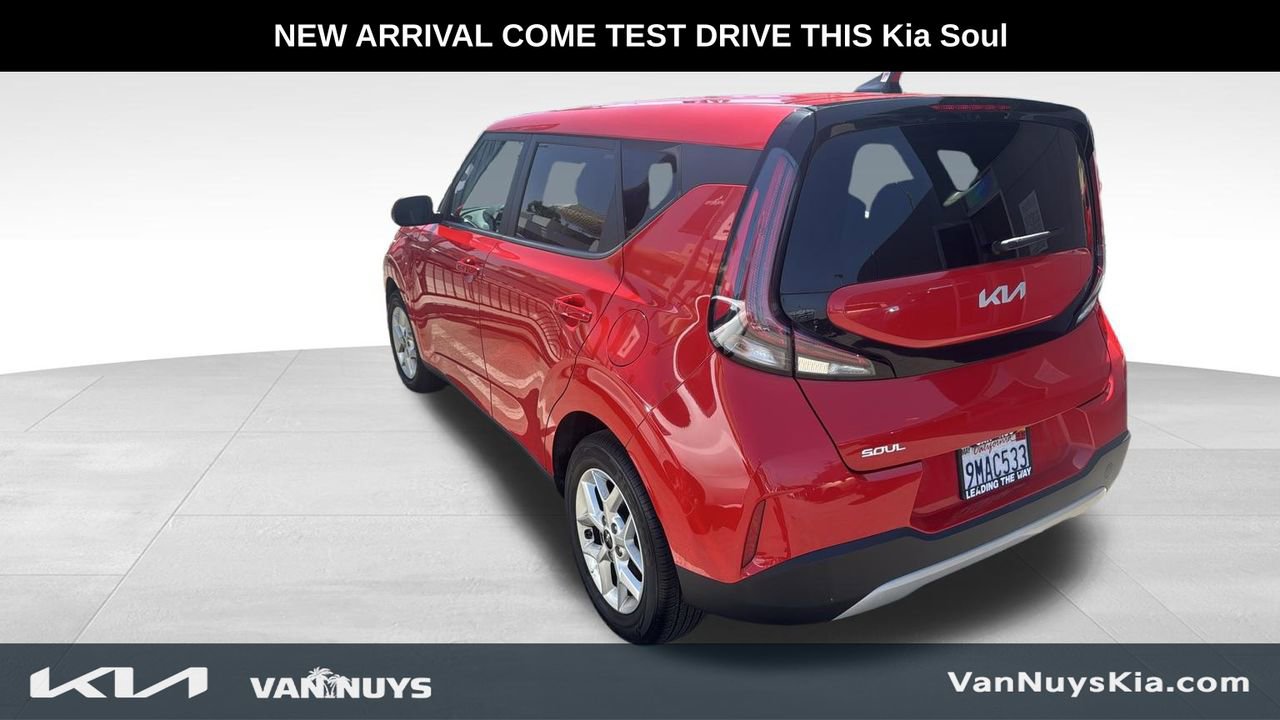 Used 2024 Kia Soul LX w/ Option Group 015 FWD image 3