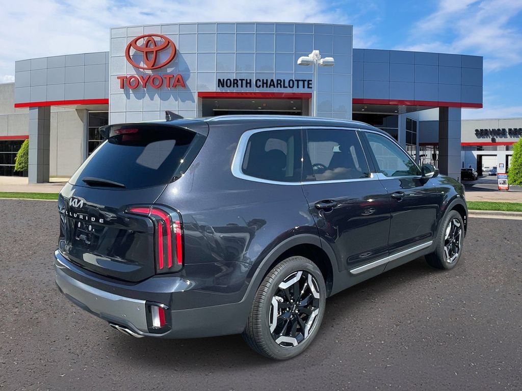 Used 2025 Kia Telluride EX w/ EX Captain's Chair Package FWD image 7