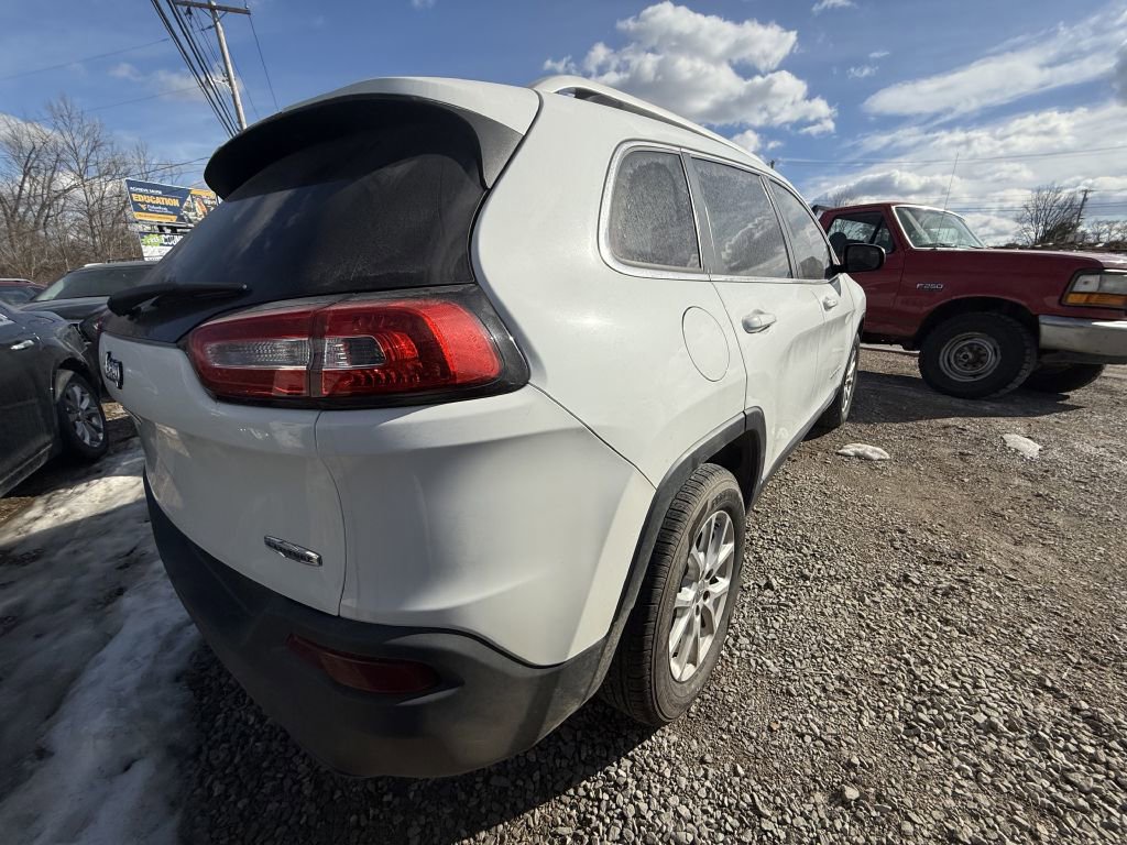 Used 2016 Jeep Cherokee Latitude w/ Comfort/Convenience Group image 3