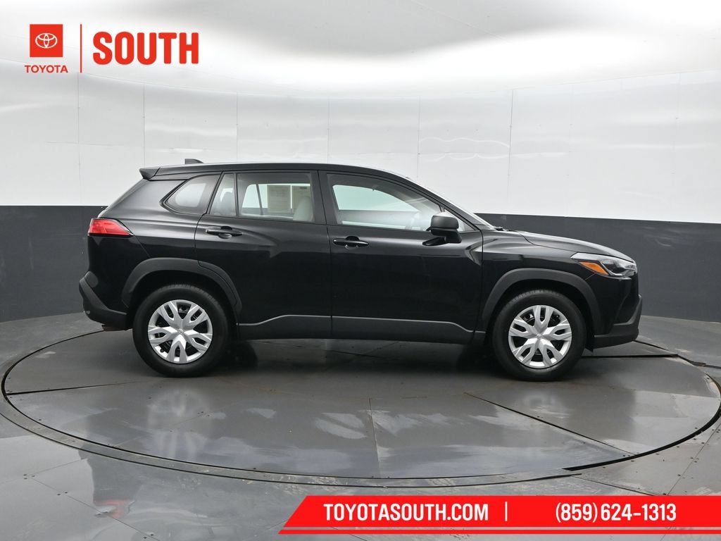 Used 2024 Toyota Corolla Cross L AWD/4WD image 3