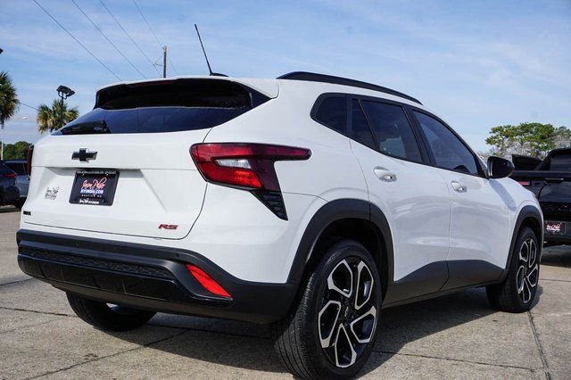 Used 2024 Chevrolet Trax RS w/ Driver Confidence Package image 4