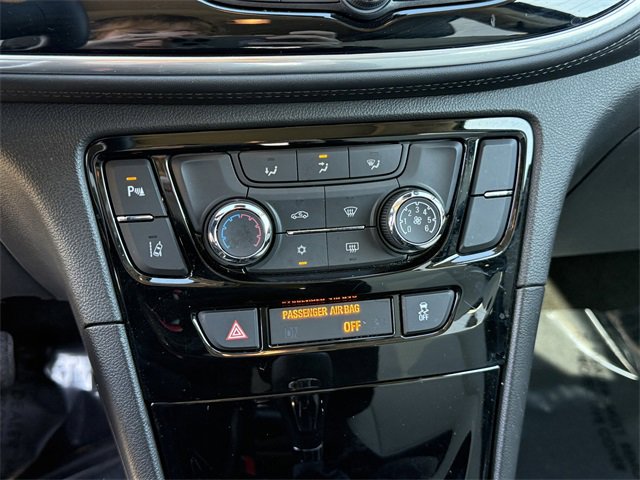 Used 2022 Buick Encore Preferred w/ Safety Package II image 21