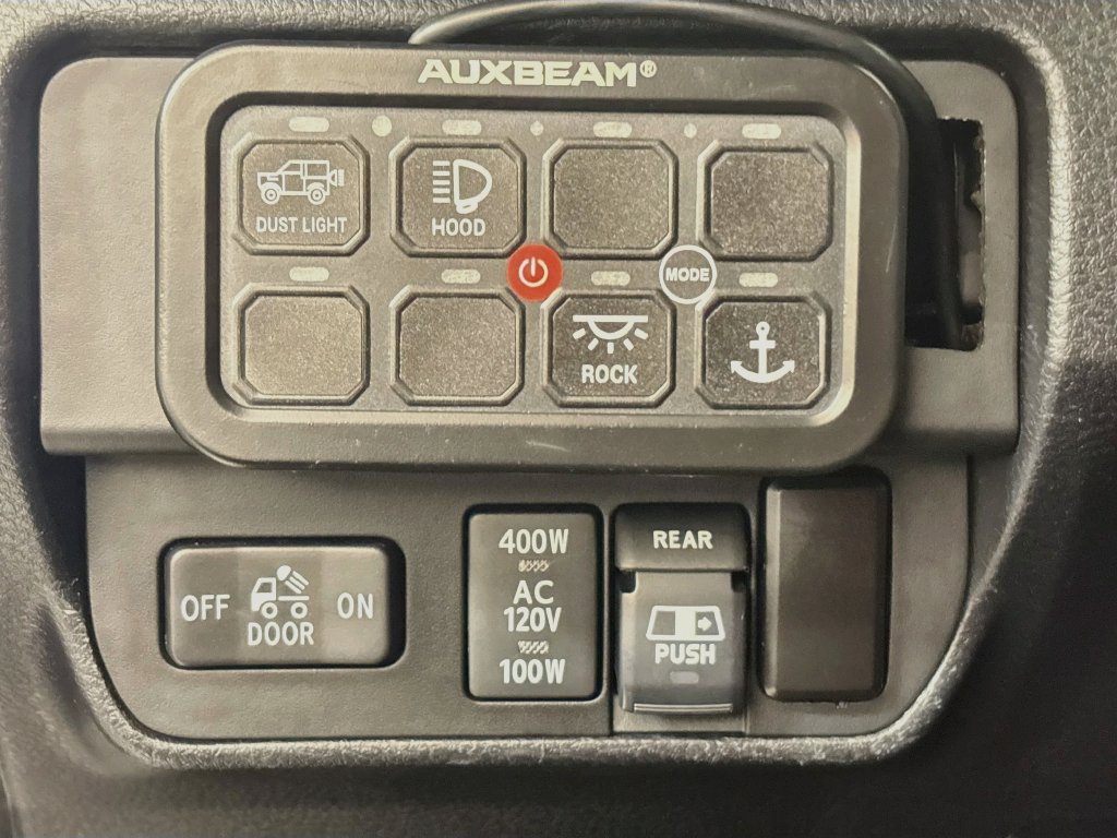 Used 2017 Toyota Tacoma TRD Off-Road AWD/4WD image 12
