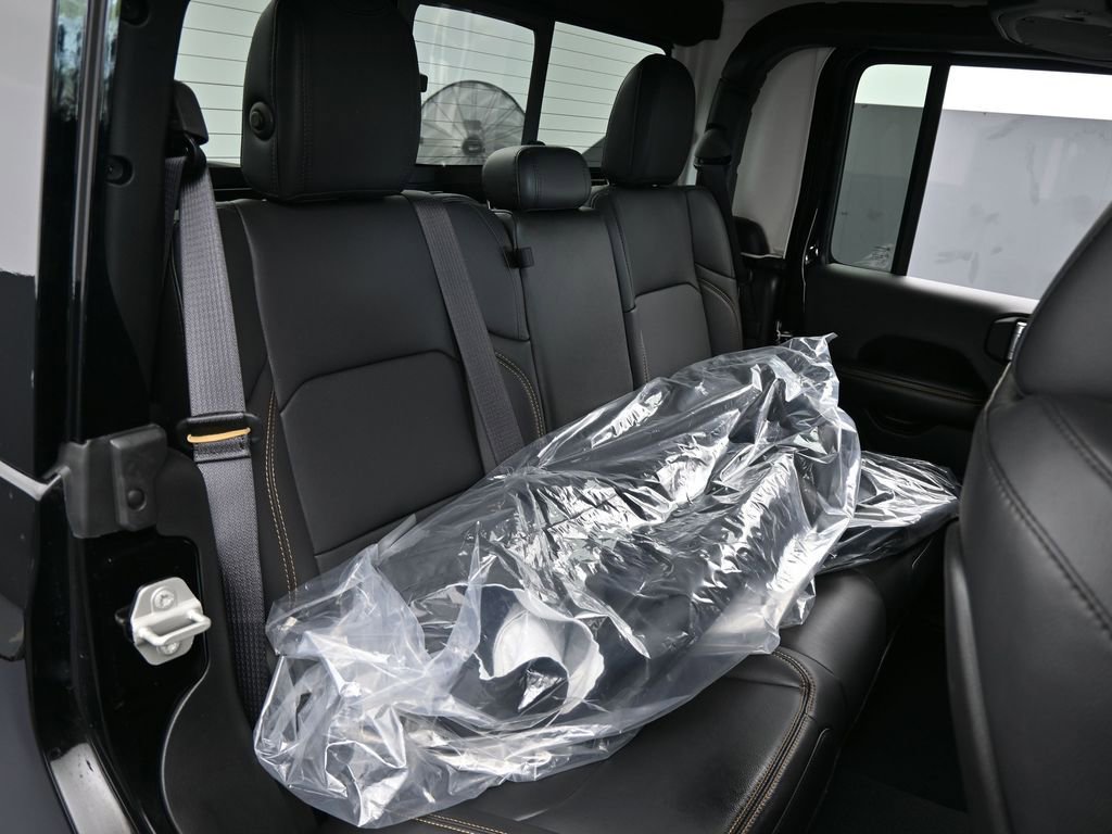 Used 2024 Jeep Gladiator Sport w/ Premium Package image 42