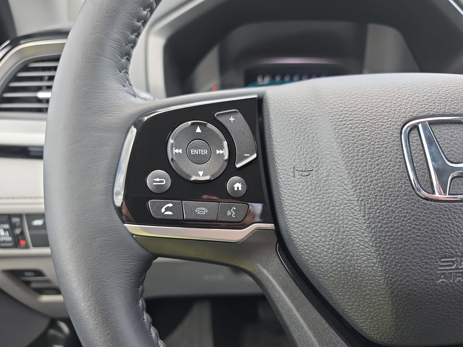 Used 2023 Honda Odyssey Touring image 18