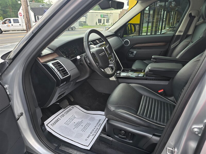 Used 2020 Land Rover Discovery HSE AWD/4WD image 13