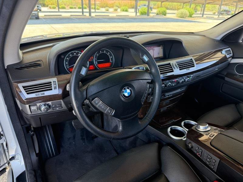 Used 2008 BMW 750i RWD image 12