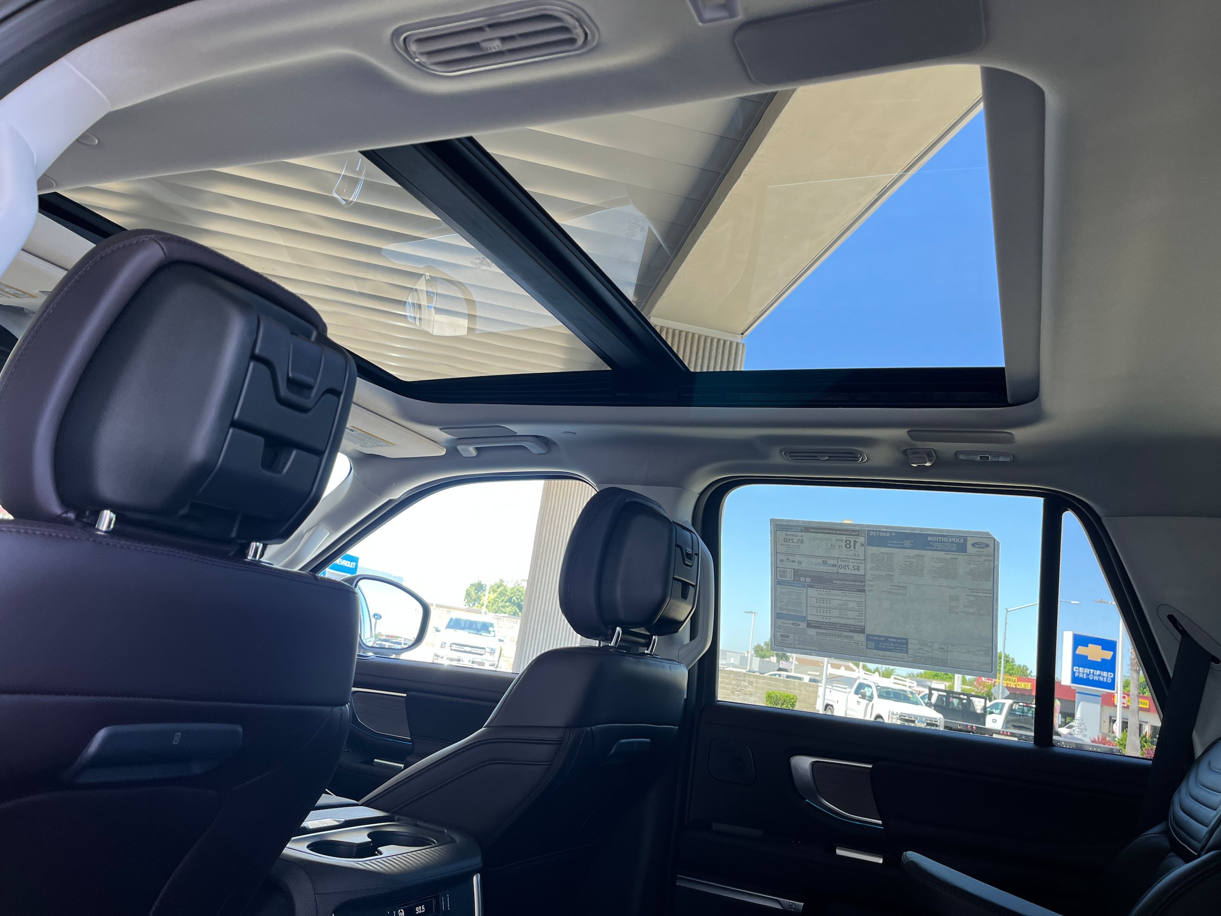 New 2026 Ford Expedition Platinum w/ Platinum Ultimate Package AWD/4WD image 9