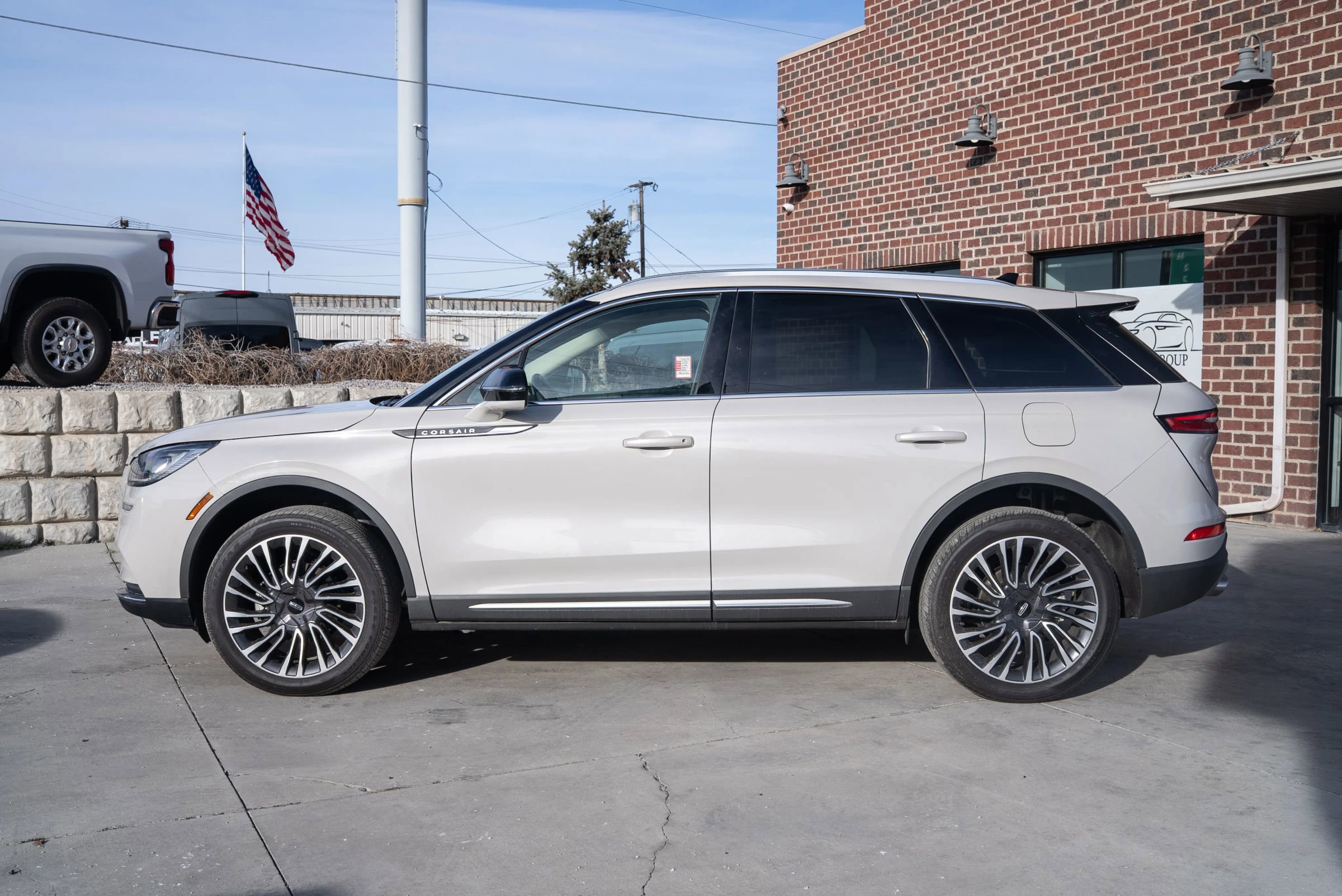 Used 2022 Lincoln Corsair Reserve AWD/4WD image 3