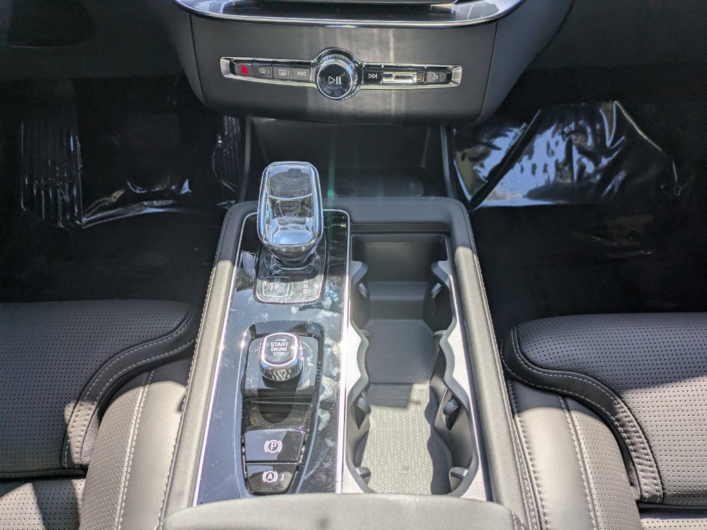 New 2026 Volvo XC90 B6 Ultra w/ Protection Package AWD/4WD image 18