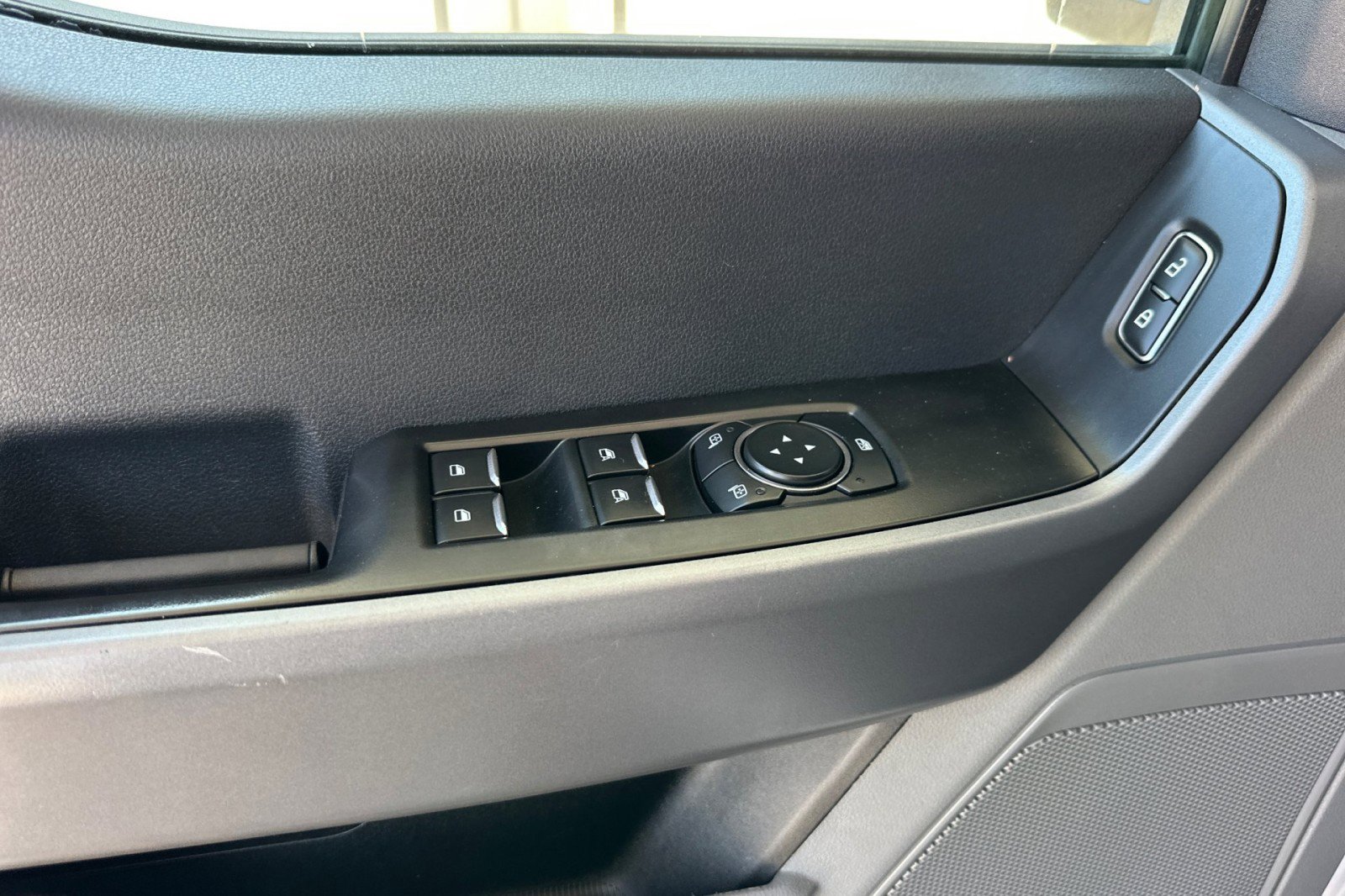 Used 2024 Ford F350 XLT image 12