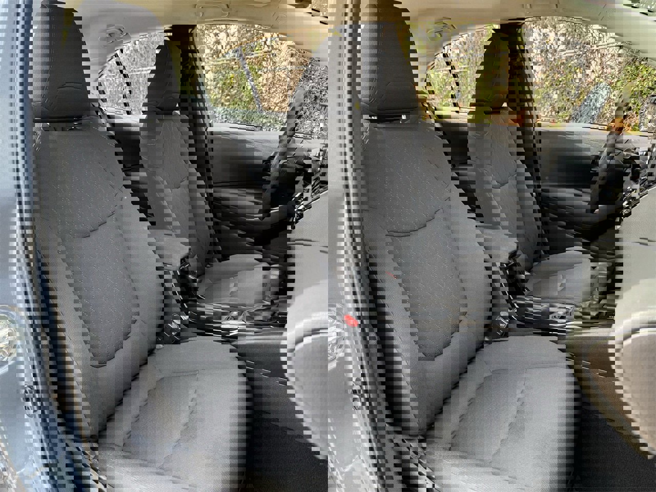 Used 2022 Toyota Corolla LE image 28