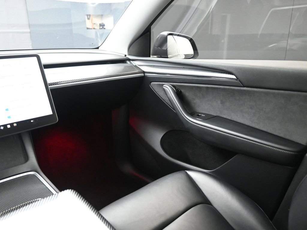 Used 2023 Tesla Model Y Long Range image 18