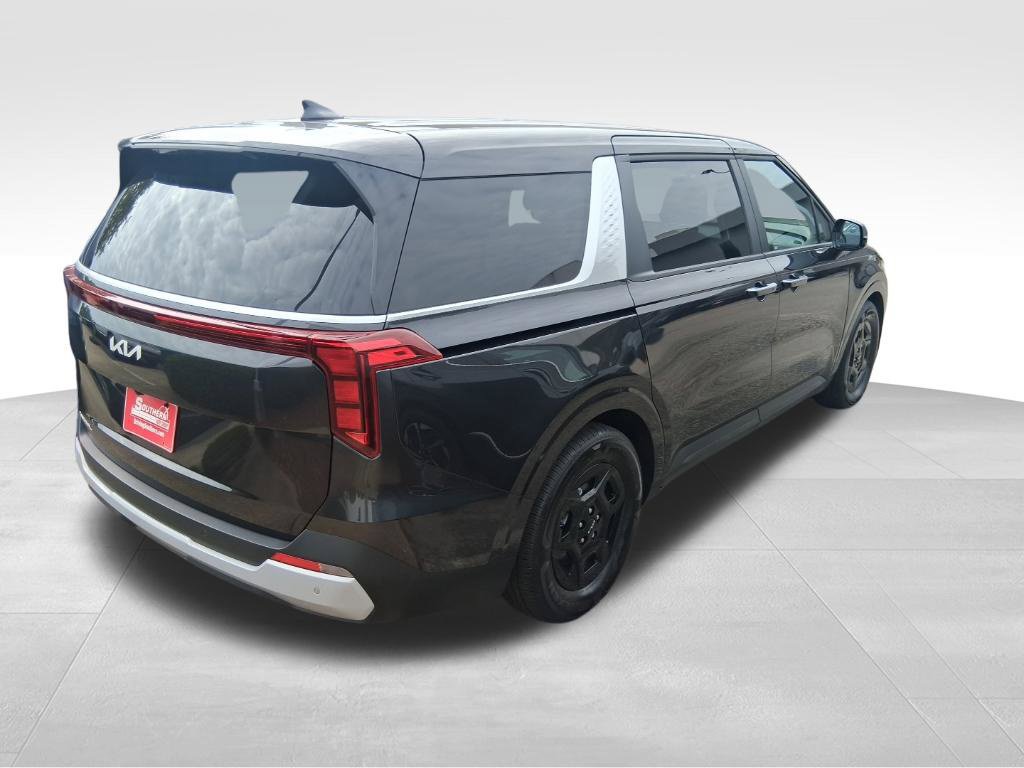 Certified 2026 Kia Carnival FWD image 4