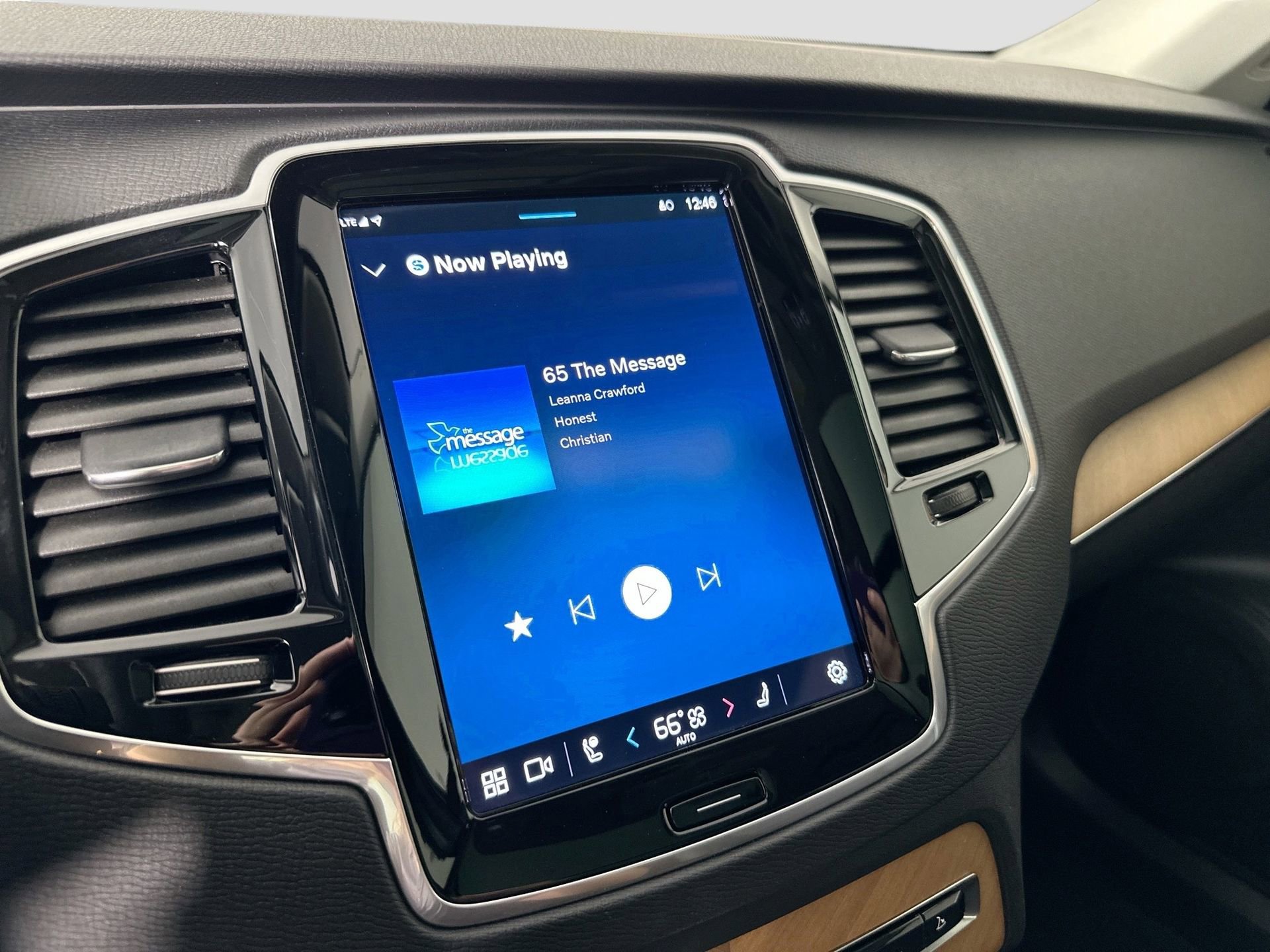 Used 2024 Volvo XC90 B6 Plus w/ Protection Package Premier image 15