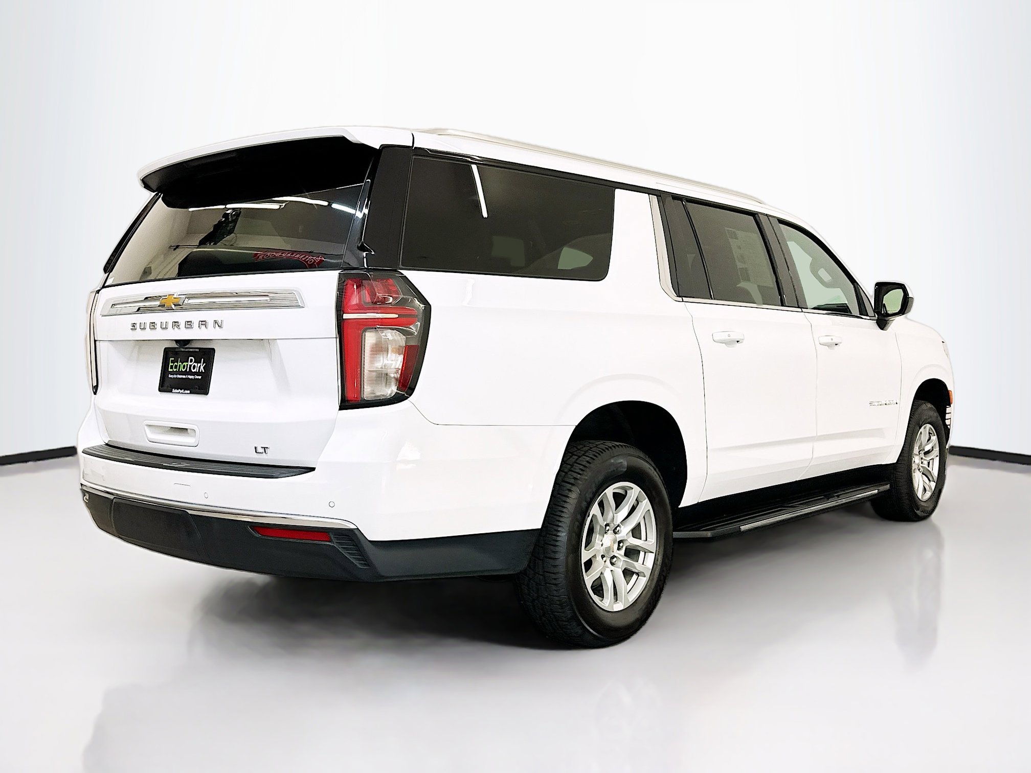 Used 2024 Chevrolet Suburban LT image 9