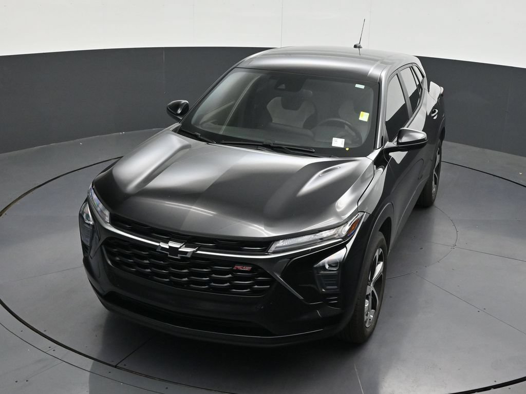 Used 2025 Chevrolet Trax RS w/ Driver Confidence Package FWD image 22