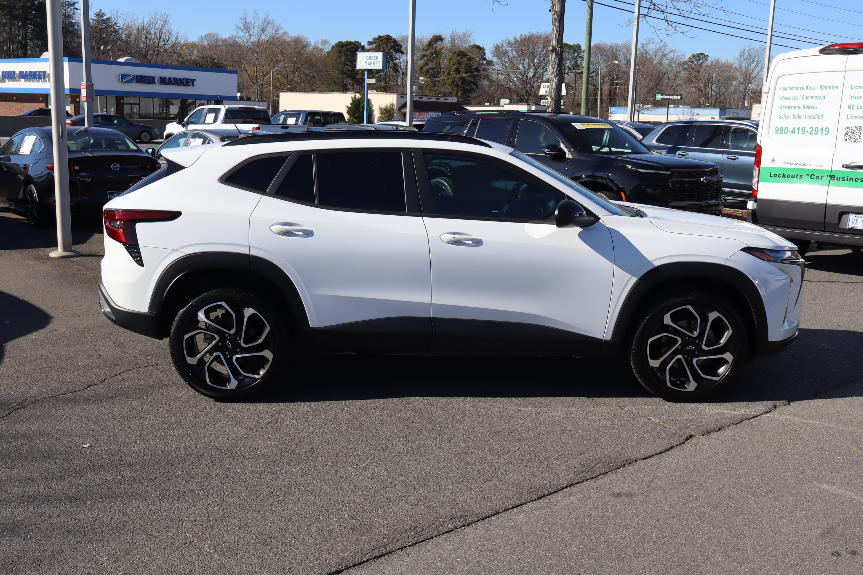 Certified 2024 Chevrolet Trax RS w/ Driver Confidence Package image 11