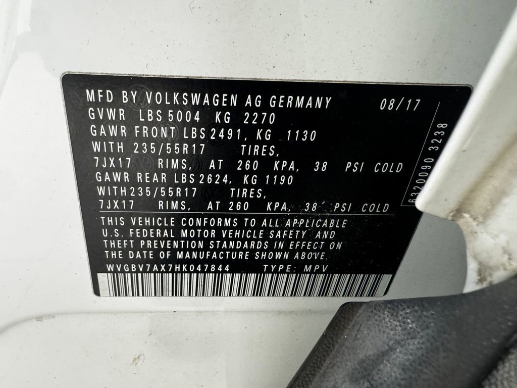 Used 2017 Volkswagen Tiguan S image 37