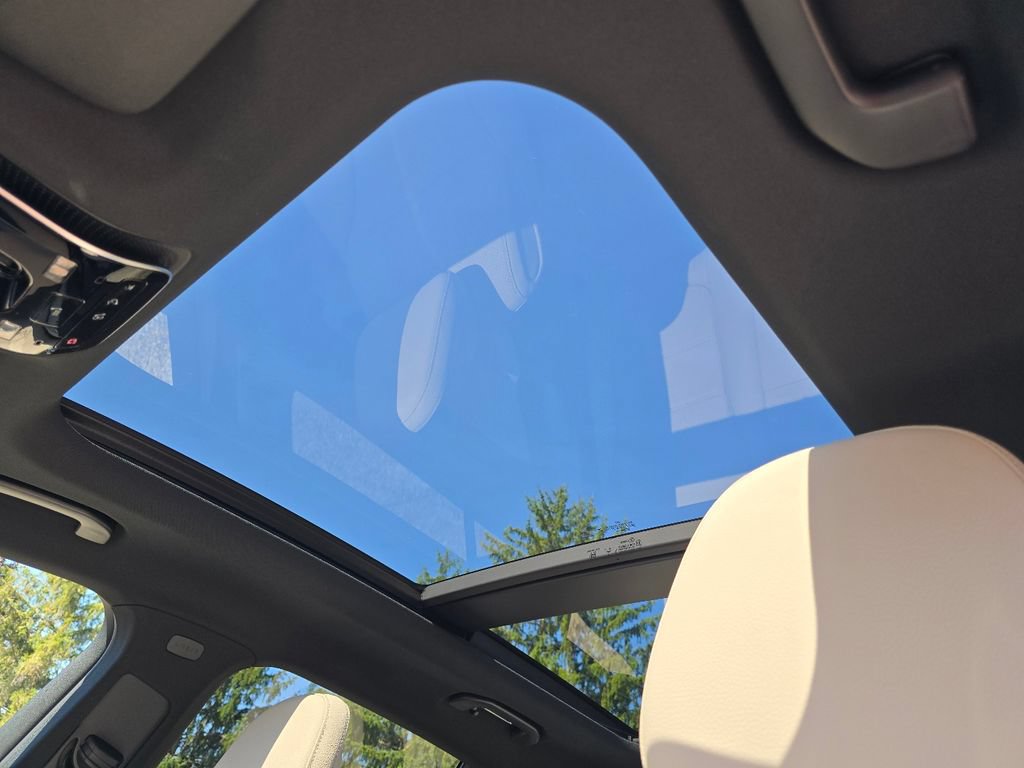 New 2027 Mercedes-Benz GLC 300 4MATIC image 3