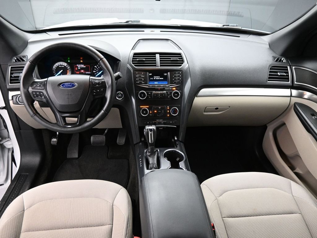 Used 2018 Ford Explorer XLT image 22
