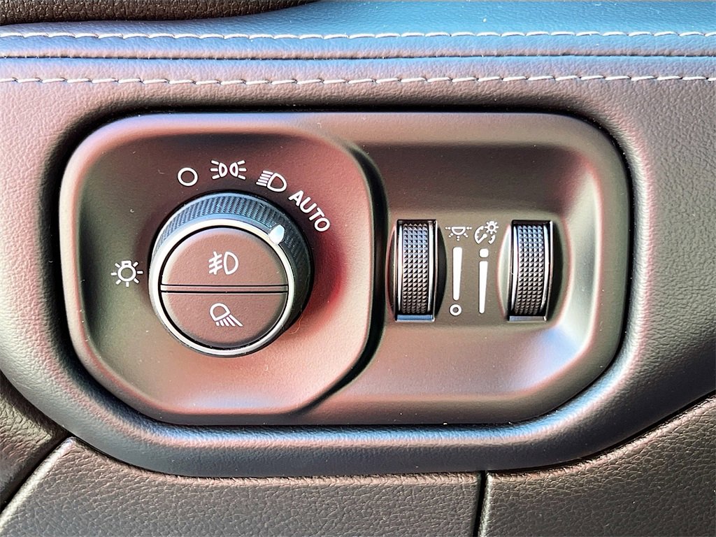 Used 2023 RAM 2500 Limited w/ Night Edition image 10