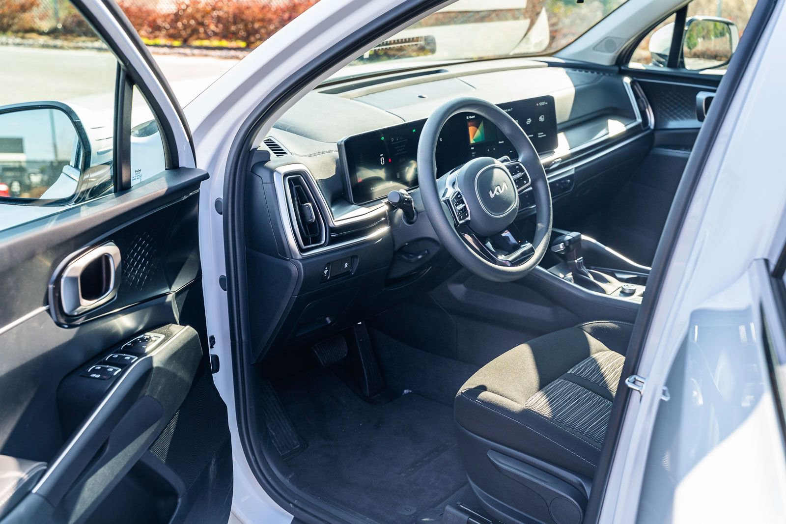 Used 2025 Kia Sorento LX image 20