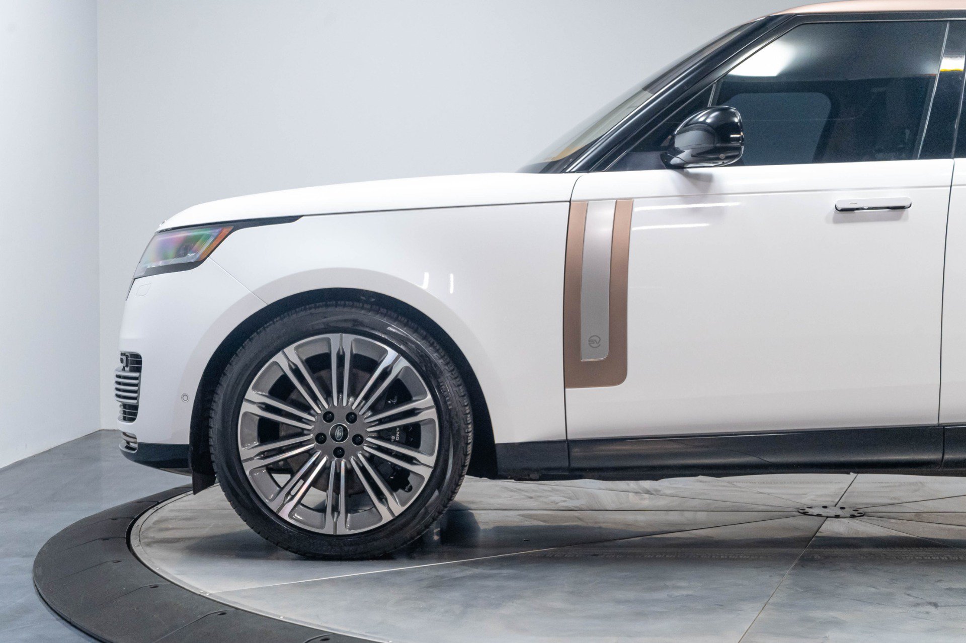 Used 2023 Land Rover Range Rover SV AWD/4WD image 61