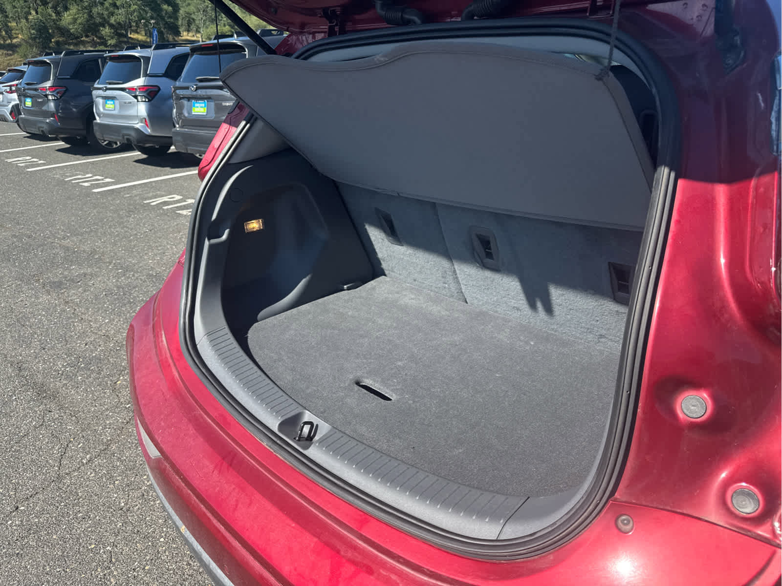 Used 2020 Chevrolet Bolt Premier w/ Infotainment Package FWD image 9