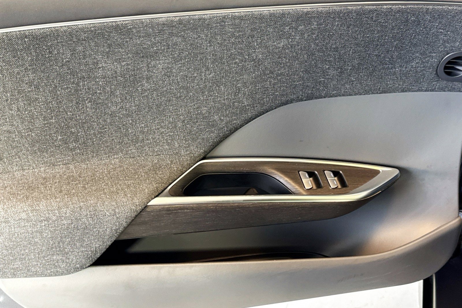 Used 2024 Lucid Air Touring image 18