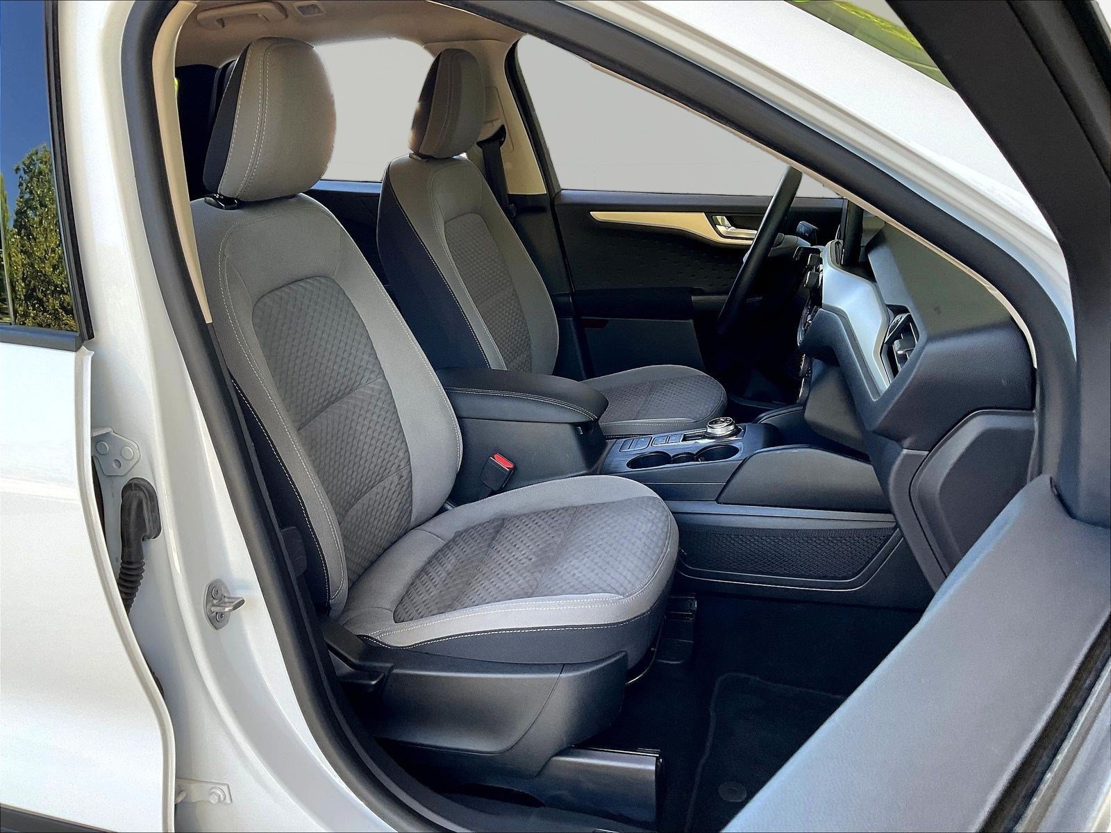 Used 2020 Ford Escape SE FWD image 29