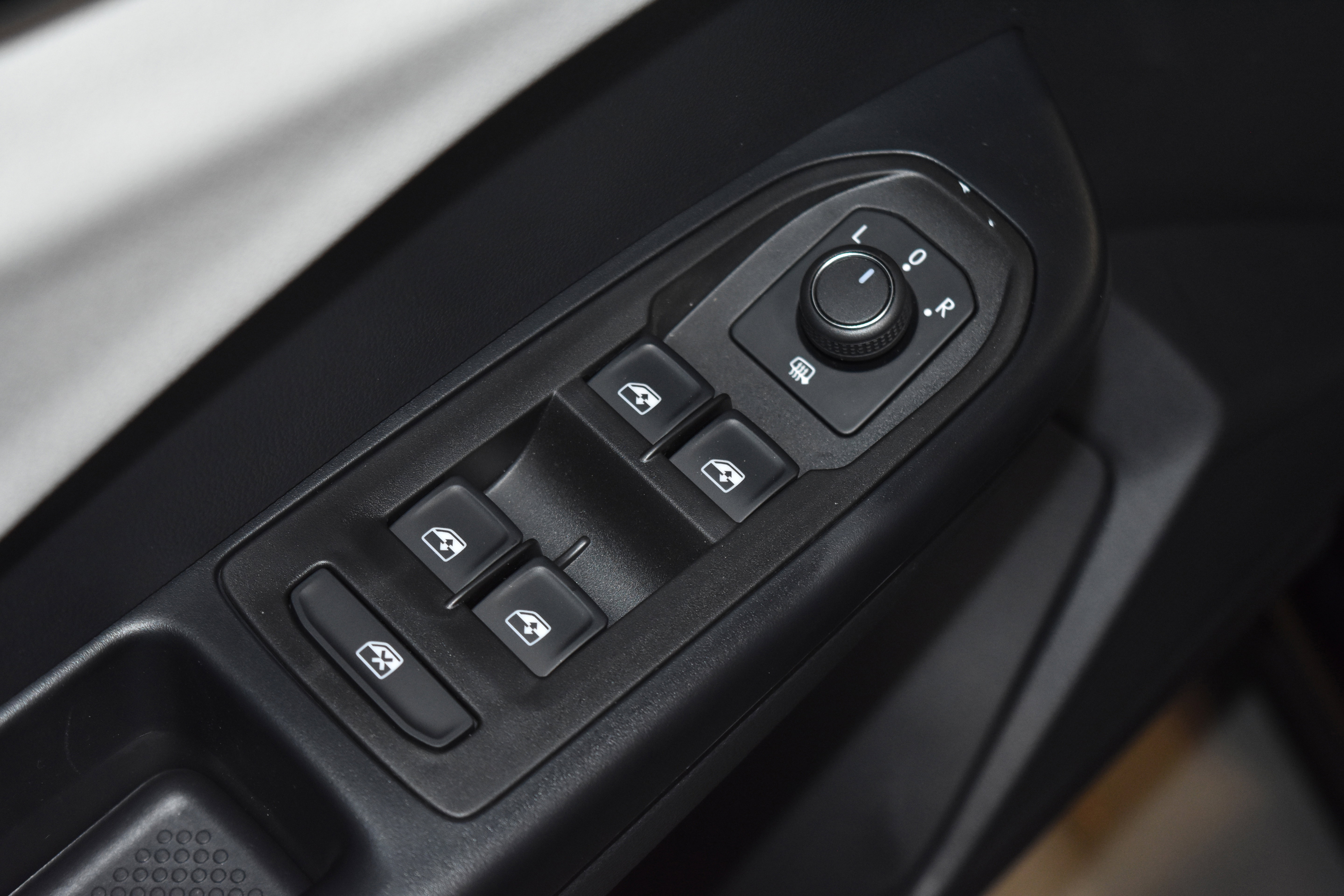 New 2026 Volkswagen Taos S image 4