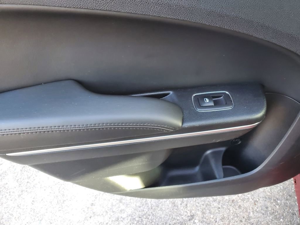 Used 2014 Chrysler 300 w/ Driver Convenience Group image 11