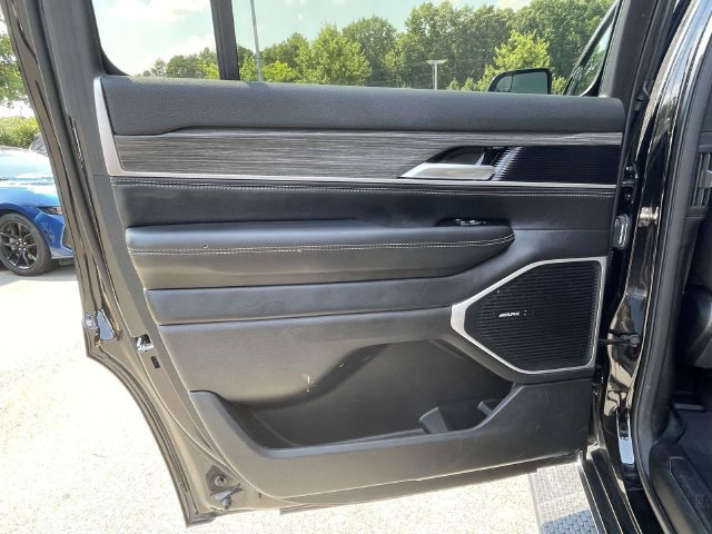 Used 2024 Jeep Wagoneer Series II AWD/4WD image 14