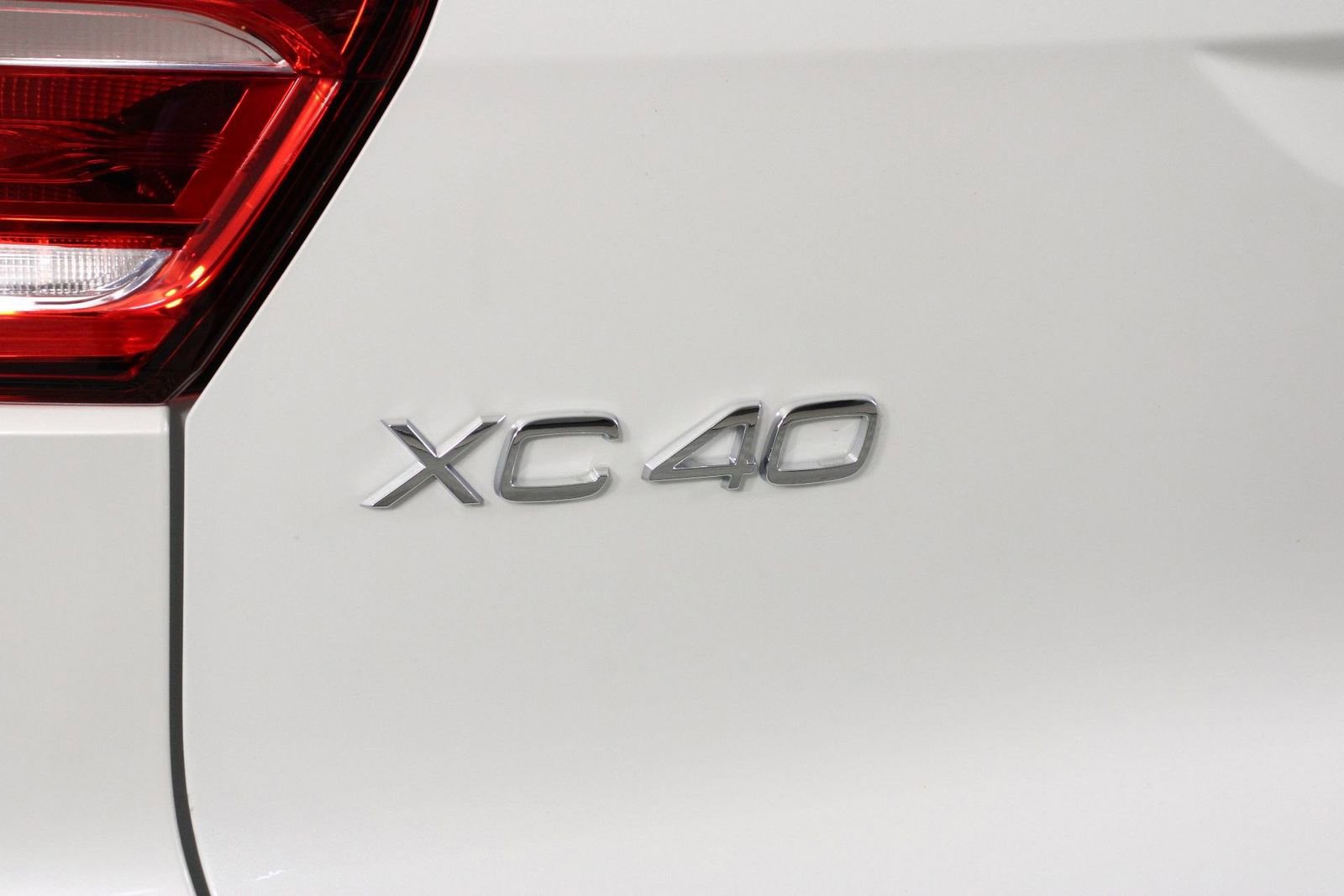 New 2026 Volvo XC40 B5 Plus w/ Climate Package AWD/4WD image 16