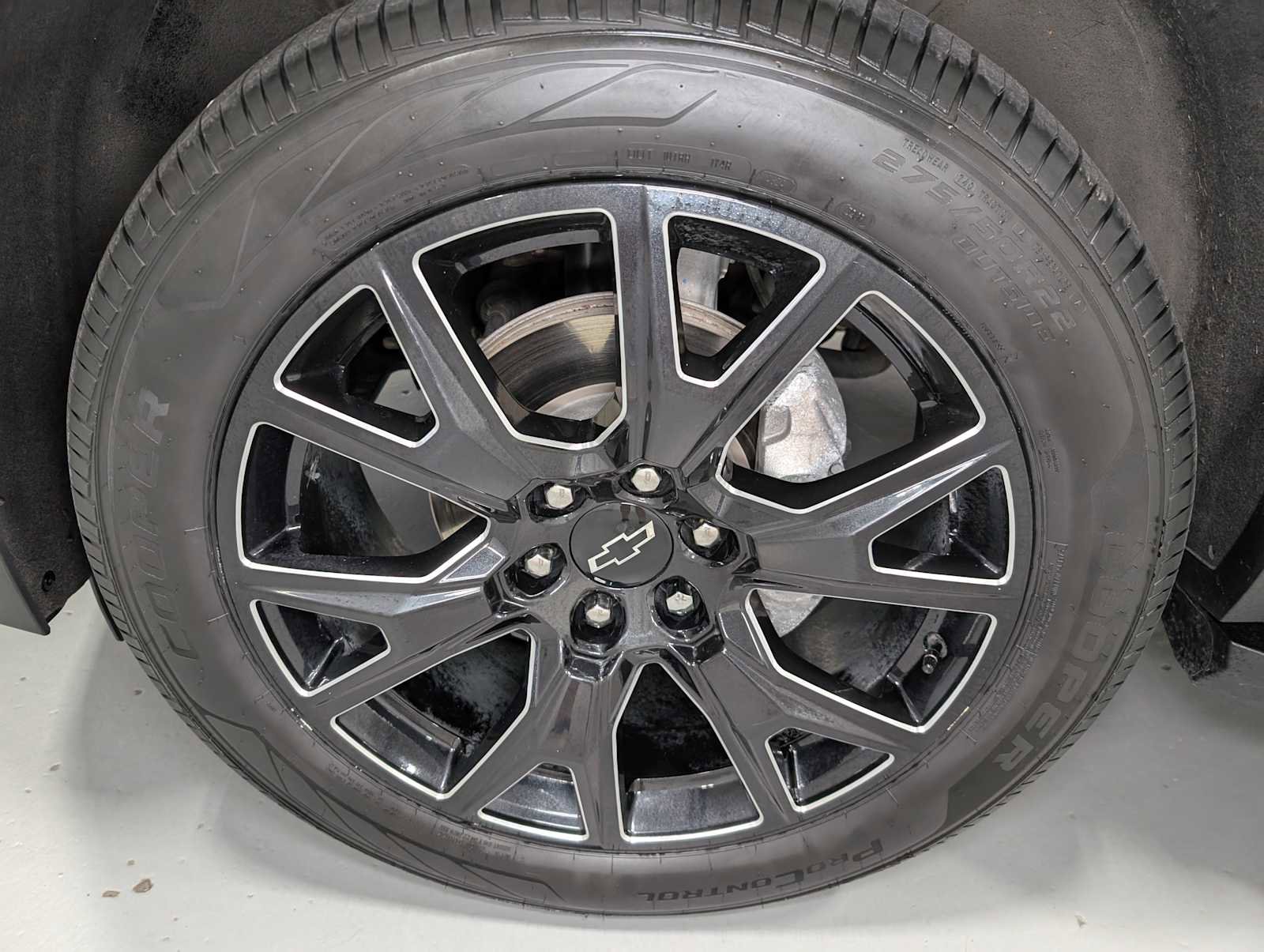 Used 2023 Chevrolet Tahoe High Country image 3