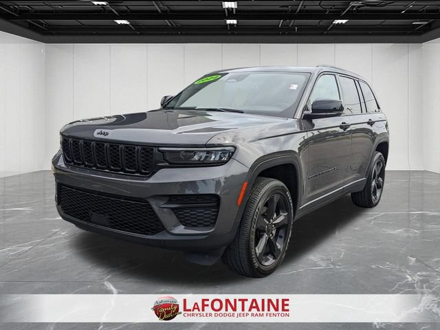 Certified 2024 Jeep Grand Cherokee Altitude AWD/4WD image 1