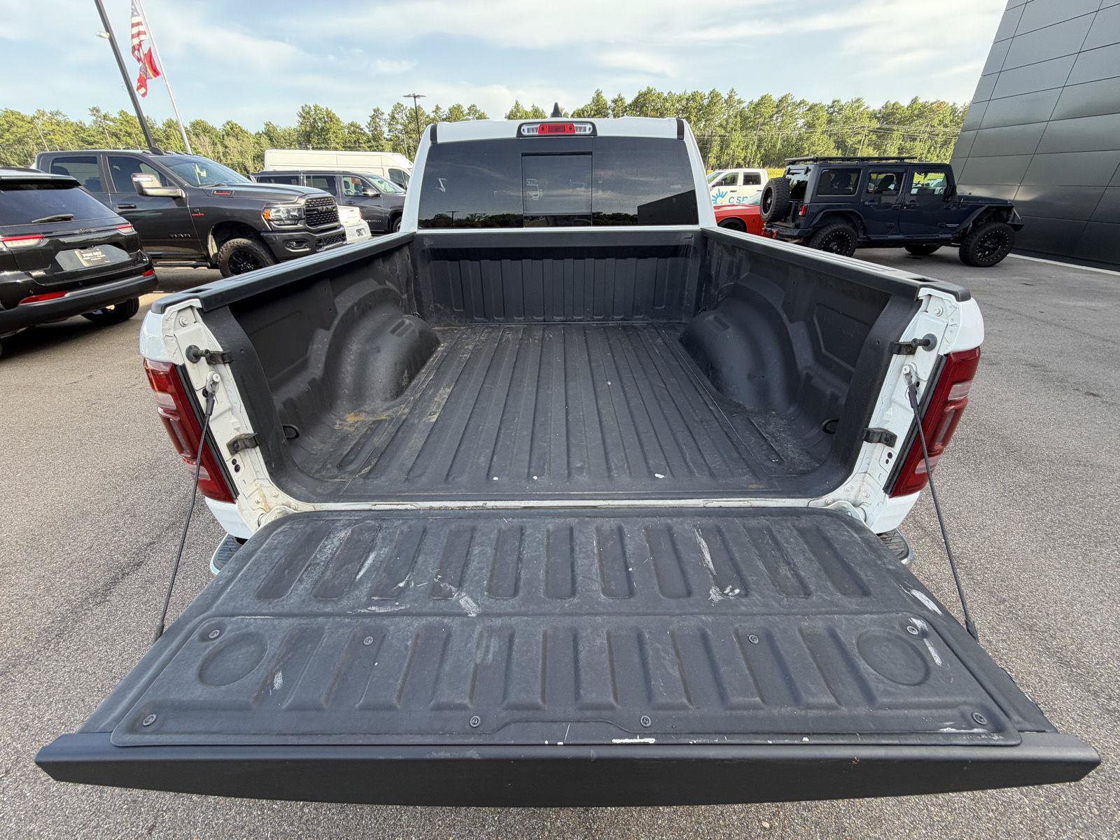 Used 2023 RAM 1500 Laramie AWD/4WD image 19