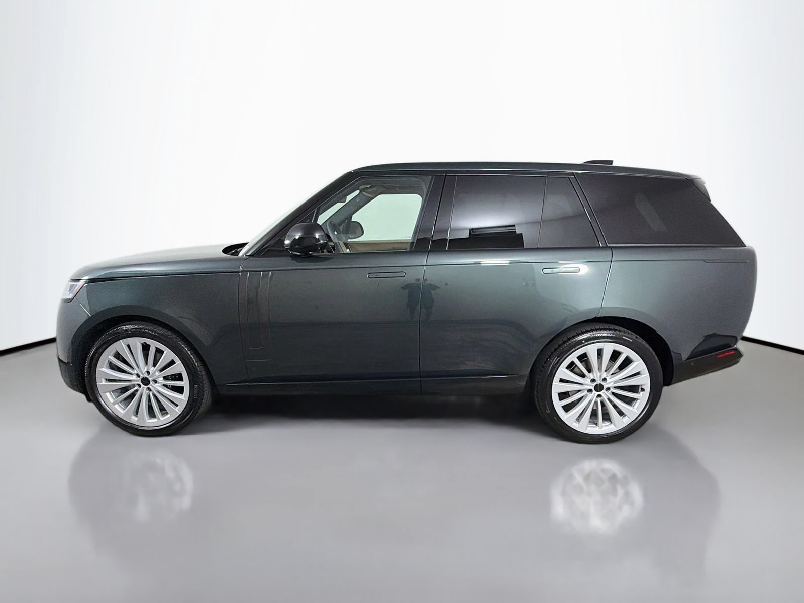 New 2026 Land Rover Range Rover SE AWD/4WD image 2
