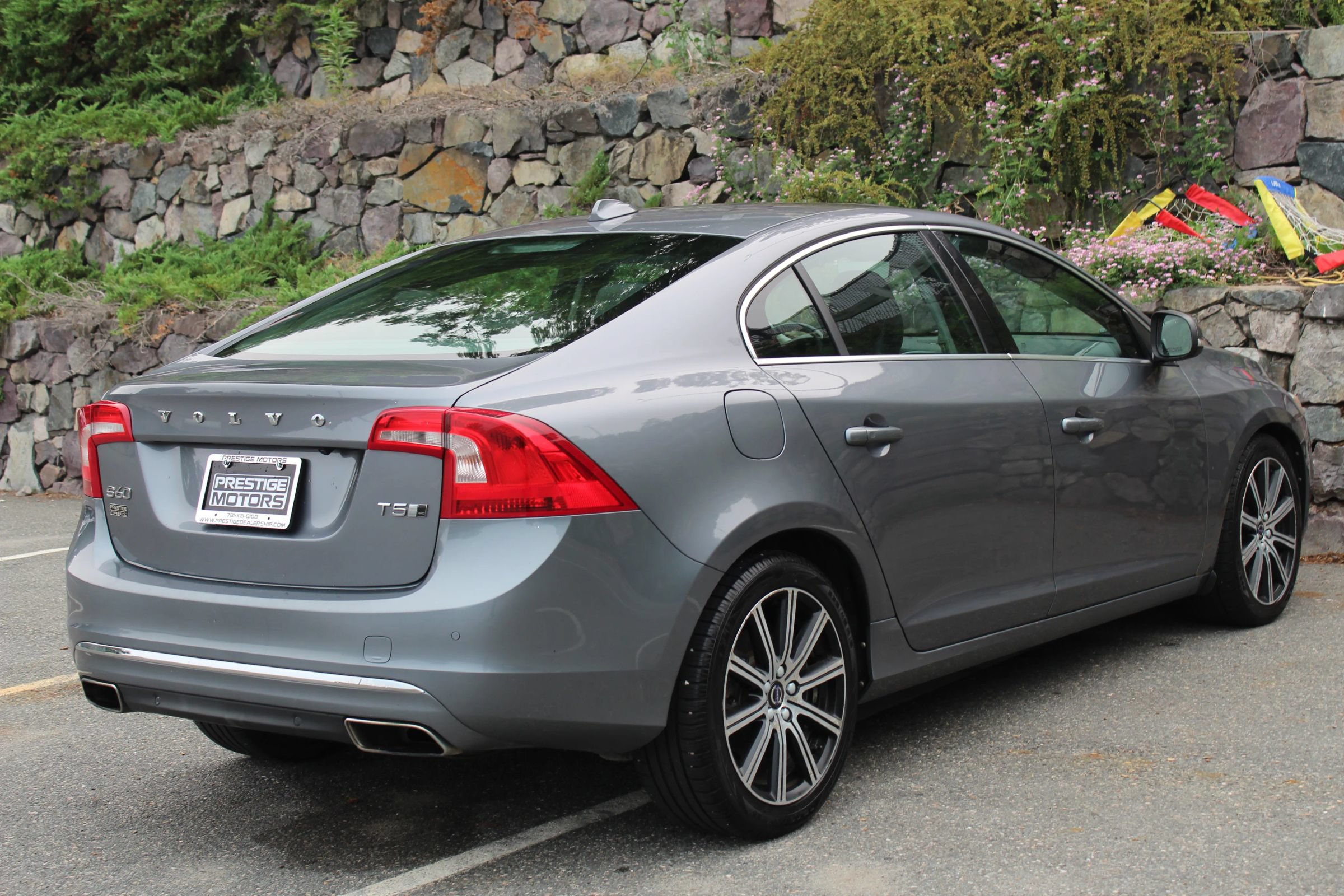 Used 2017 Volvo S60 T5 Inscription Platinum AWD/4WD image 9