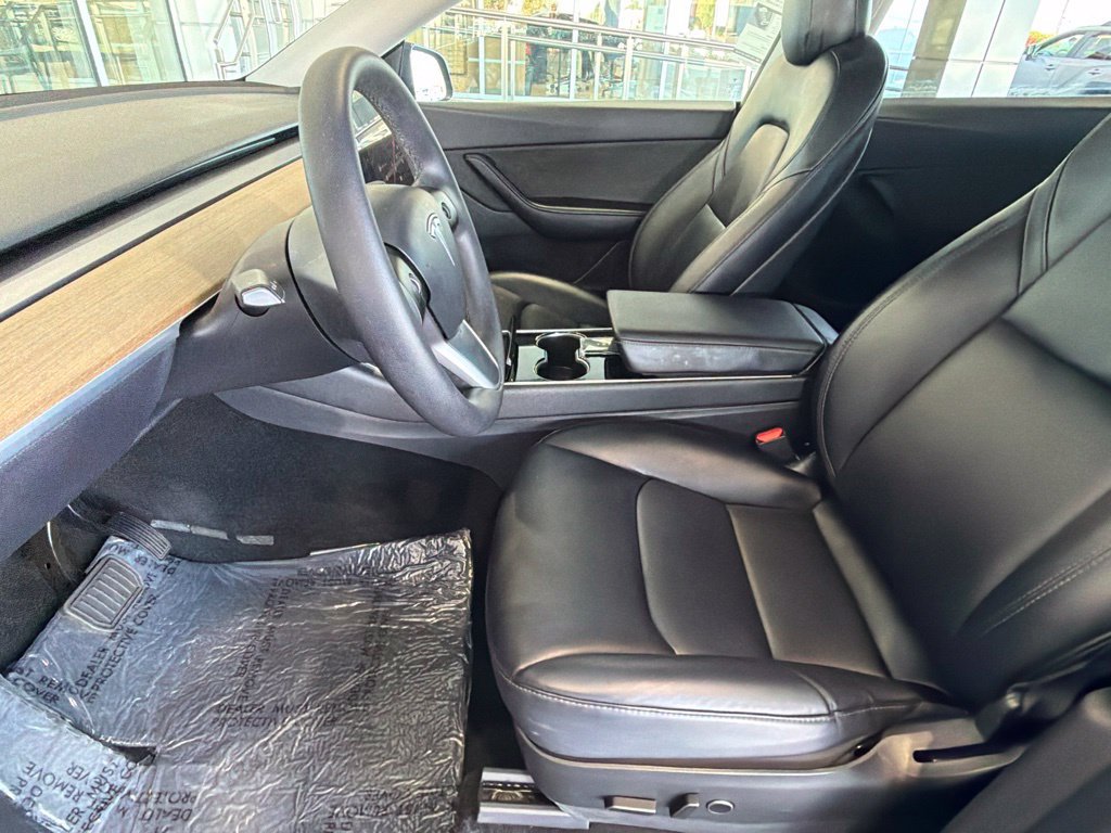 Used 2021 Tesla Model Y Long Range AWD/4WD image 21
