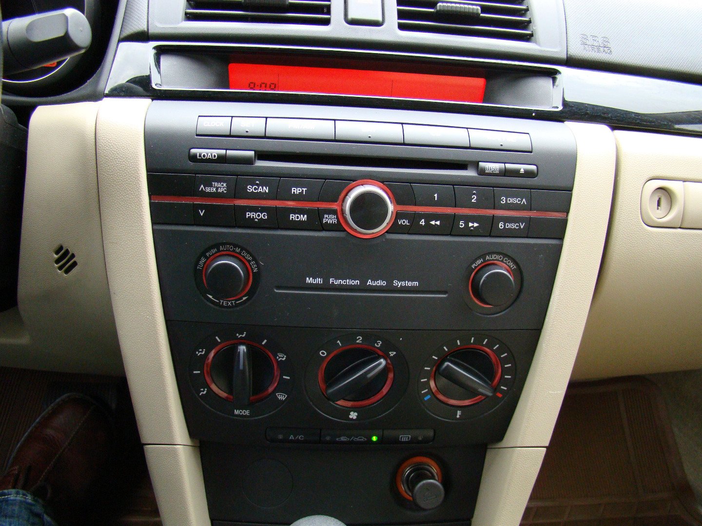 Used 2005 MAZDA MAZDA3 I w/ Pwr & 16" Alloy Wheel Pkg image 13