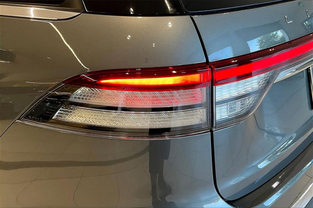 Used 2024 Lincoln Aviator Reserve w/ Equipment Group 201A image 31