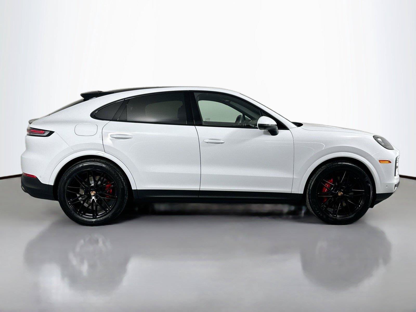Certified 2025 Porsche Cayenne S AWD/4WD image 8