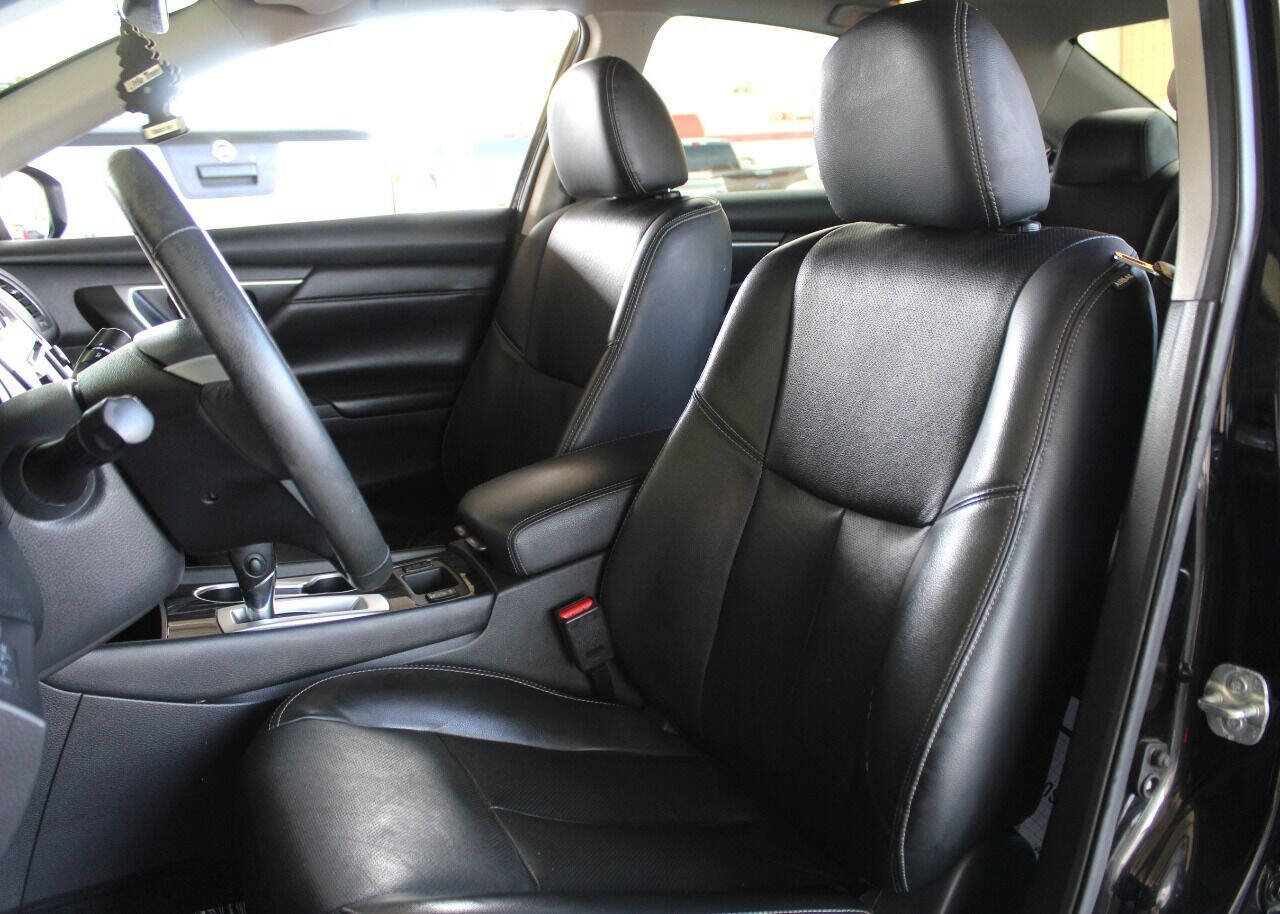 Used 2017 Nissan Altima 2.5 SL w/ Technology Package FWD image 16
