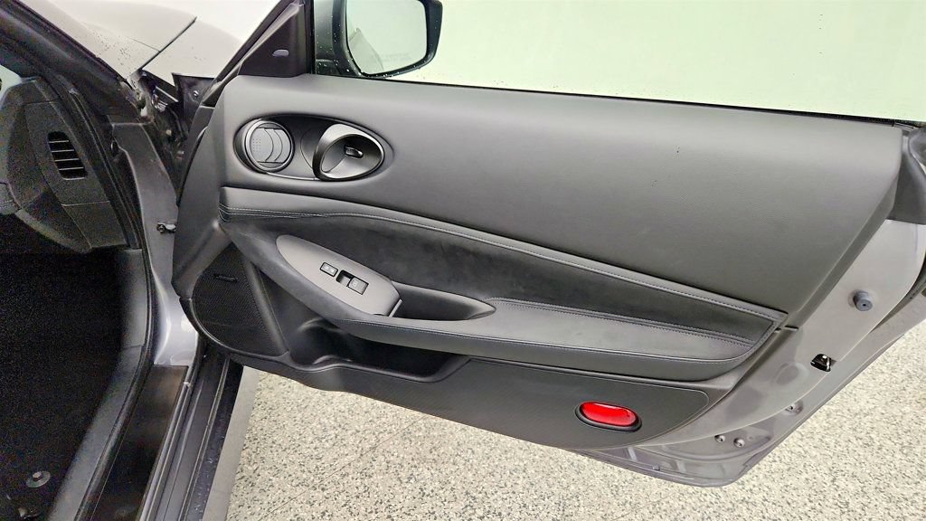 Used 2025 Nissan Z Performance w/ Floor Mat Package RWD image 22