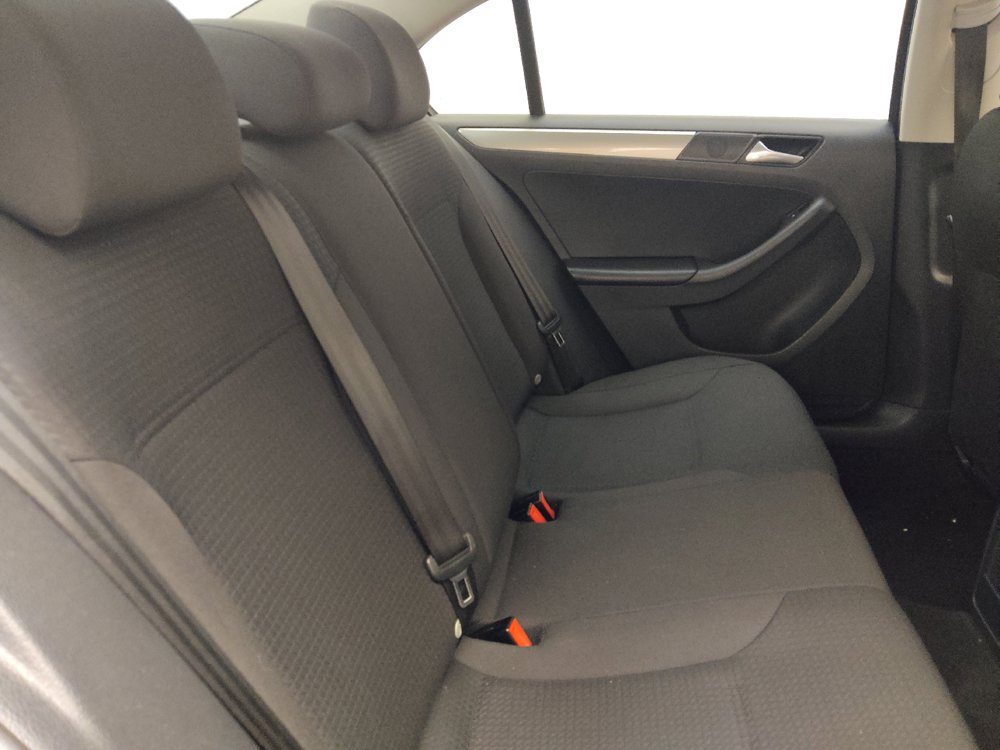 Used 2015 Volkswagen Jetta SE FWD image 19