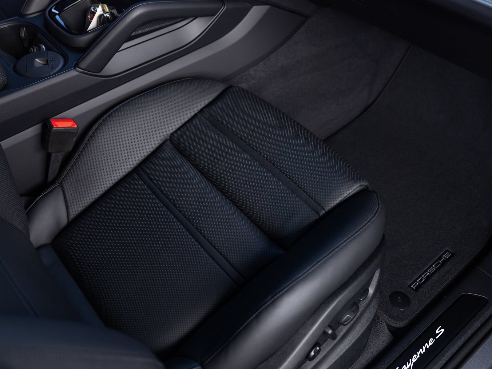 New 2026 Porsche Cayenne S AWD/4WD image 37