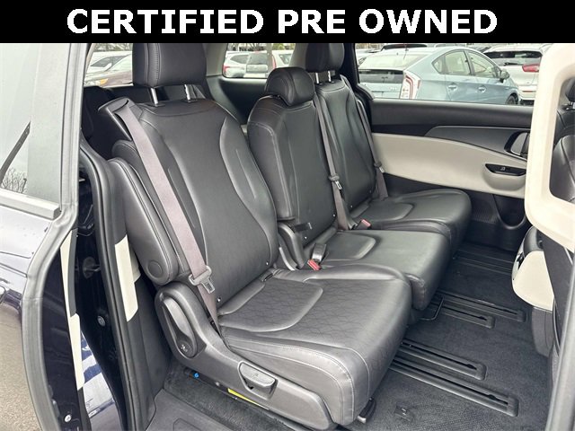 Used 2024 Kia Carnival LX image 11